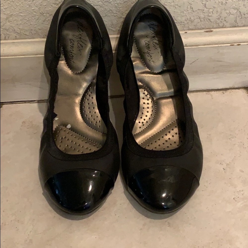 Black shoes flats